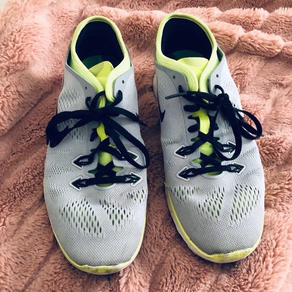 Nike women’s sneakers - Picture 1 of 4